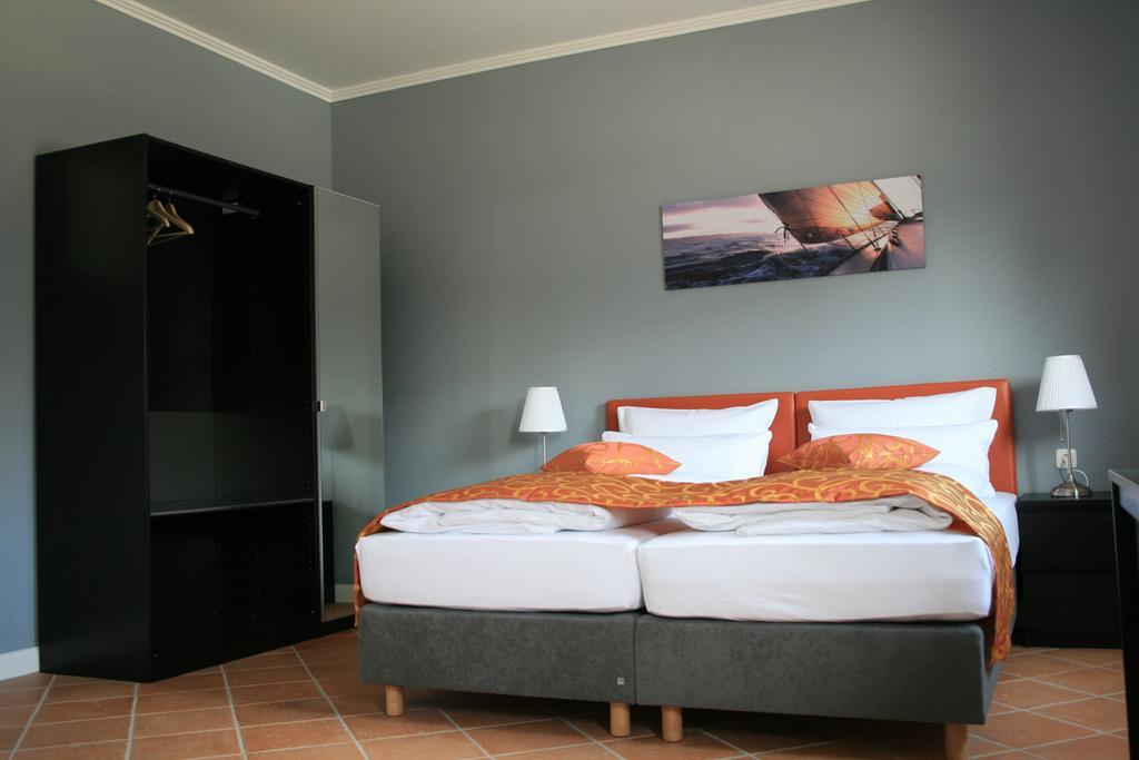רוסטוק Apartmenthaus Unterwegs מראה חיצוני תמונה