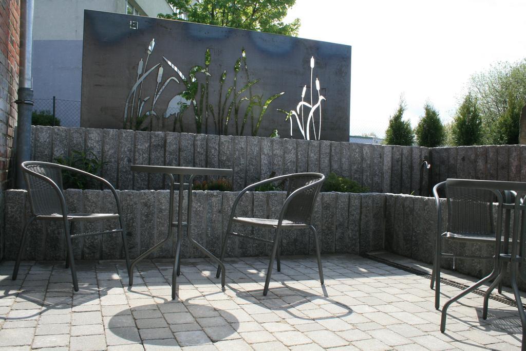 רוסטוק Apartmenthaus Unterwegs מראה חיצוני תמונה