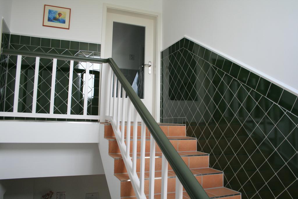 רוסטוק Apartmenthaus Unterwegs מראה חיצוני תמונה