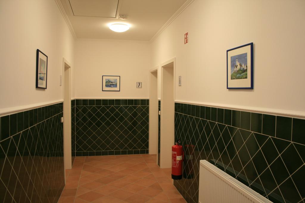 רוסטוק Apartmenthaus Unterwegs מראה חיצוני תמונה