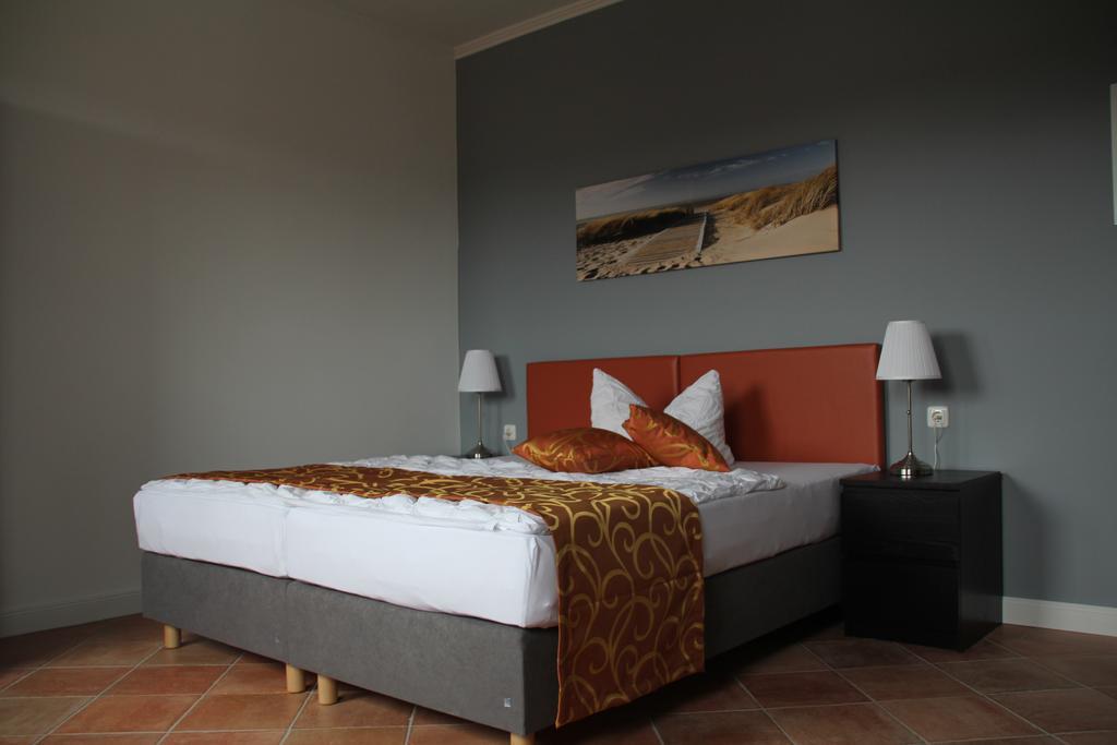 רוסטוק Apartmenthaus Unterwegs מראה חיצוני תמונה
