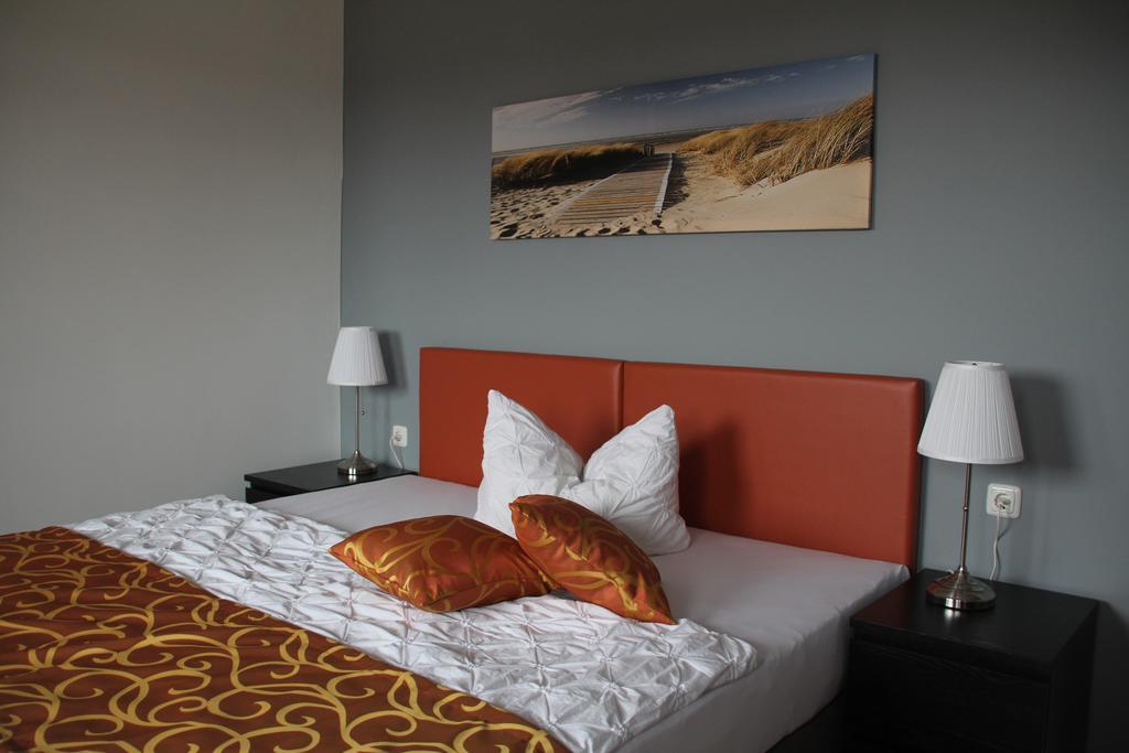 רוסטוק Apartmenthaus Unterwegs מראה חיצוני תמונה